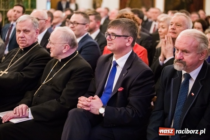Zdjęcie w galerii na portalu naszraciborz.pl: 800-lecie praw miejskich Raciborza. Uroczysta Sesja Rady Miasta murach Muzeum FOTO wiadomości z regionu