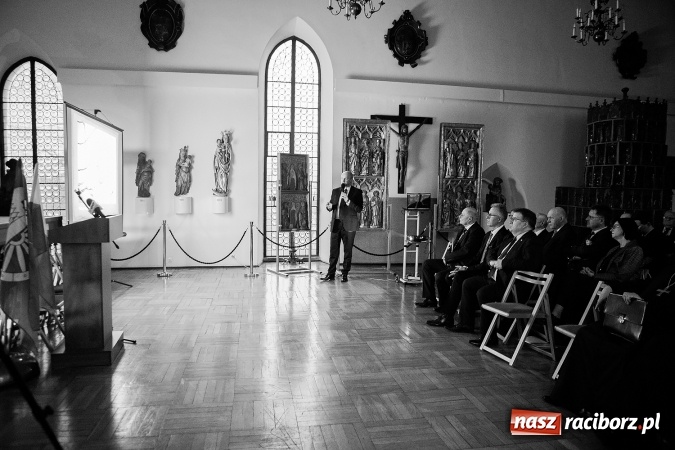 Zdjęcie w galerii na portalu naszraciborz.pl: 800-lecie praw miejskich Raciborza. Uroczysta Sesja Rady Miasta murach Muzeum FOTO wiadomości z regionu