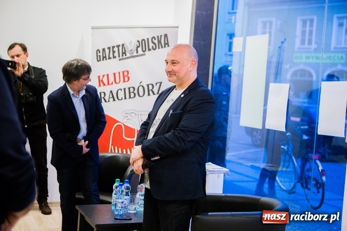 Zdjęcie w galerii na portalu naszraciborz.pl: Spotkanie autorskie Tadeusza Płużańskiego w księgarni Sowa wiadomości z regionu