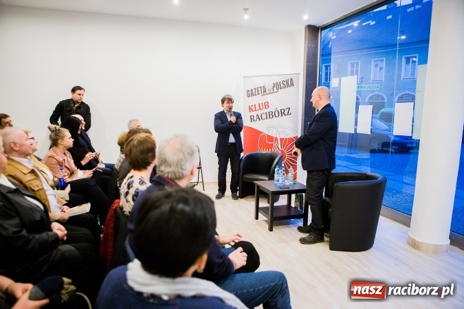 Zdjęcie w galerii na portalu naszraciborz.pl: Spotkanie autorskie Tadeusza Płużańskiego w księgarni Sowa wiadomości z regionu