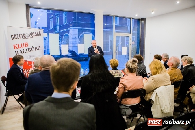 Zdjęcie w galerii na portalu naszraciborz.pl: Spotkanie autorskie Tadeusza Płużańskiego w księgarni Sowa wiadomości z regionu