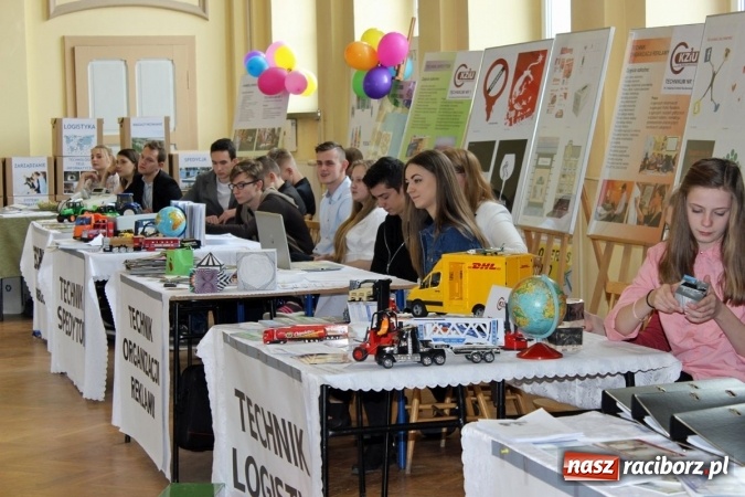 Zdjęcie w galerii na portalu naszraciborz.pl: Pierwszy Dzień Wiosny z CKZiU nr 1 w Raciborzu  wiadomości z regionu