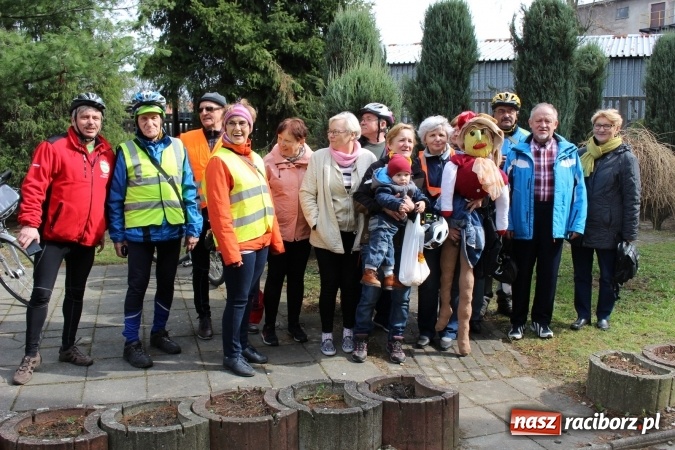 Zdjęcie w galerii na portalu naszraciborz.pl: Studenci UTW z Nędzy aktywnie powitali wiosnę  wiadomości z regionu