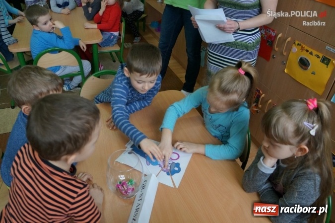 Zdjęcie w galerii na portalu naszraciborz.pl: Bezpieczny przedszkolak - w Przedszkolu nr 17 zorganizowano konkurs  wiadomości z regionu