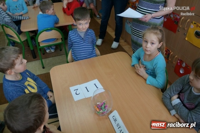 Zdjęcie w galerii na portalu naszraciborz.pl: Bezpieczny przedszkolak - w Przedszkolu nr 17 zorganizowano konkurs  wiadomości z regionu