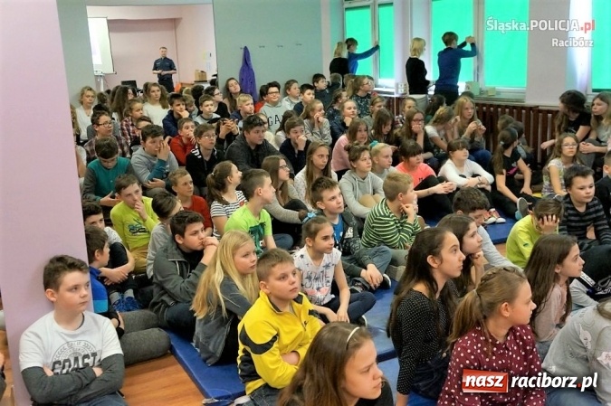 Zdjęcie w galerii na portalu naszraciborz.pl: Z uczniami podstawówki o bezpieczeństwie w internecie  wiadomości z regionu