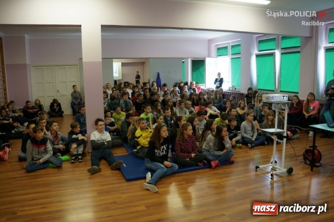Zdjęcie w galerii na portalu naszraciborz.pl: Z uczniami podstawówki o bezpieczeństwie w internecie  wiadomości z regionu