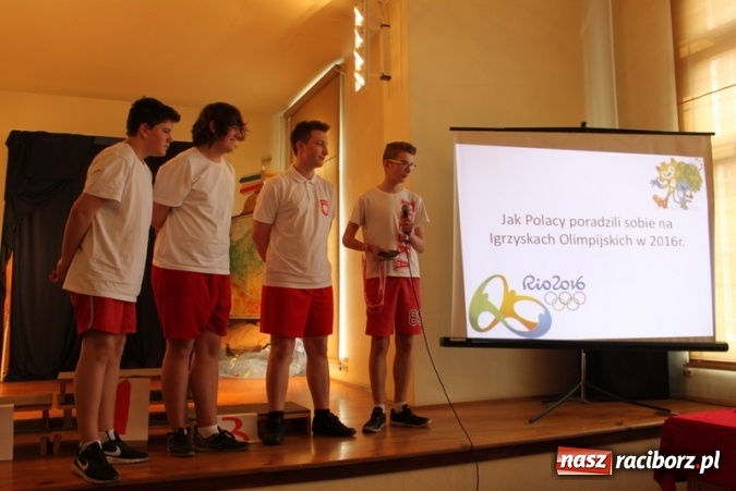 Zdjęcie w galerii na portalu naszraciborz.pl: Pokaz projektów edukacyjnych w Gimnazjum nr 5  wiadomości z regionu