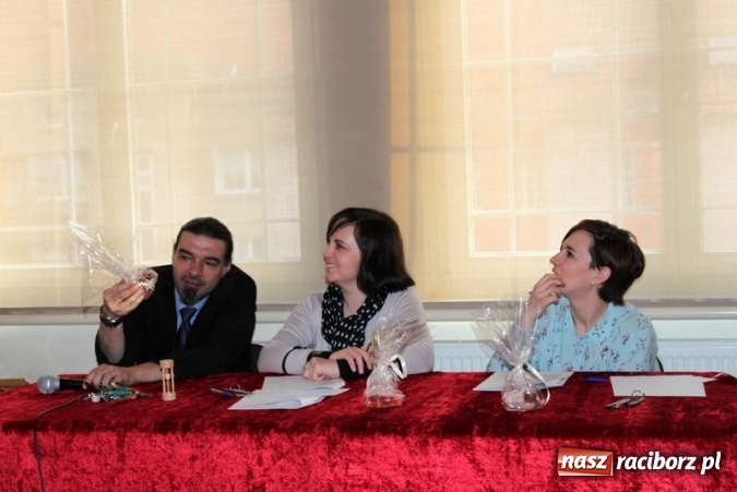 Zdjęcie w galerii na portalu naszraciborz.pl: Pokaz projektów edukacyjnych w Gimnazjum nr 5  wiadomości z regionu