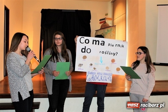 Zdjęcie w galerii na portalu naszraciborz.pl: Pokaz projektów edukacyjnych w Gimnazjum nr 5  wiadomości z regionu