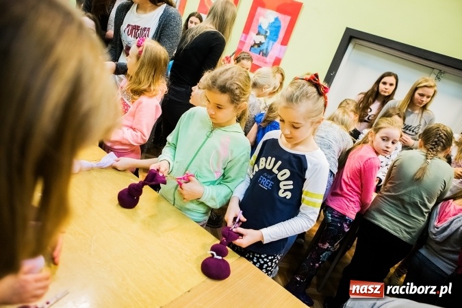 Zdjęcie w galerii na portalu naszraciborz.pl: Wiosenne Warsztaty Plastyczne w Młodzieżowym Domu Kultury wiadomości z regionu
