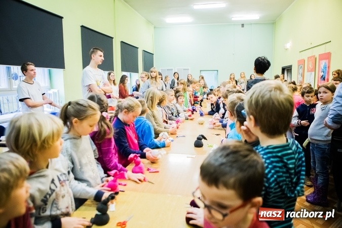 Zdjęcie w galerii na portalu naszraciborz.pl: Wiosenne Warsztaty Plastyczne w Młodzieżowym Domu Kultury wiadomości z regionu