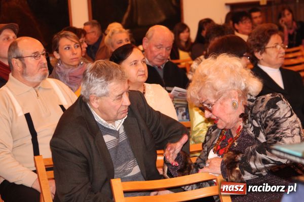 Zdjęcie w galerii na portalu naszraciborz.pl: Wieczór Polski w Muzeum wiadomości z regionu