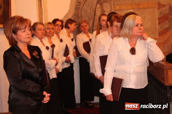 Zdjęcie w galerii na portalu naszraciborz.pl: Wieczór Polski w Muzeum wiadomości z regionu