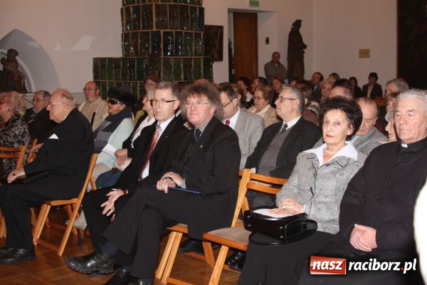 Zdjęcie w galerii na portalu naszraciborz.pl: Wieczór Polski w Muzeum wiadomości z regionu
