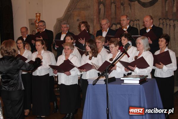 Zdjęcie w galerii na portalu naszraciborz.pl: Wieczór Polski w Muzeum wiadomości z regionu