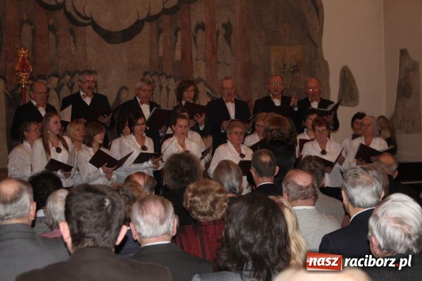 Zdjęcie w galerii na portalu naszraciborz.pl: Wieczór Polski w Muzeum wiadomości z regionu