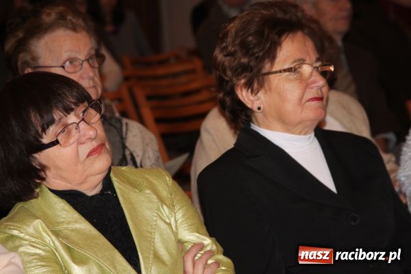 Zdjęcie w galerii na portalu naszraciborz.pl: Wieczór Polski w Muzeum wiadomości z regionu