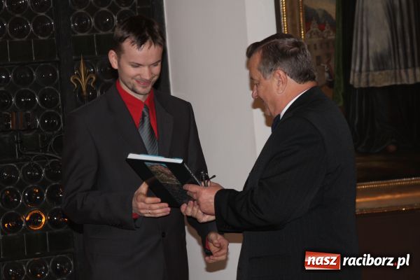 Zdjęcie w galerii na portalu naszraciborz.pl: Wieczór Polski w Muzeum wiadomości z regionu