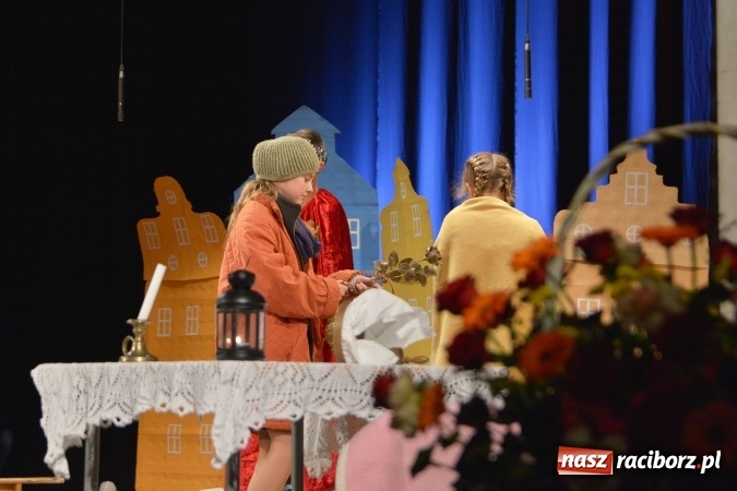 Zdjęcie w galerii na portalu naszraciborz.pl: Wieczór Polski w Domu Kultury Strzecha  wiadomości z regionu