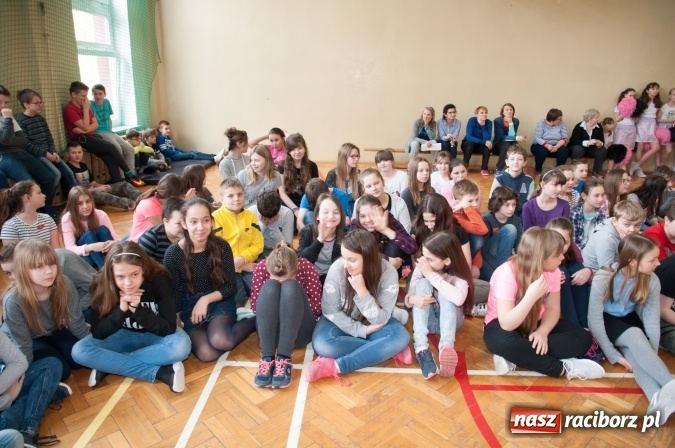 Zdjęcie w galerii na portalu naszraciborz.pl: Mój Talent! Konkurs talentów na przywitanie wiosny w SP18 wiadomości z regionu