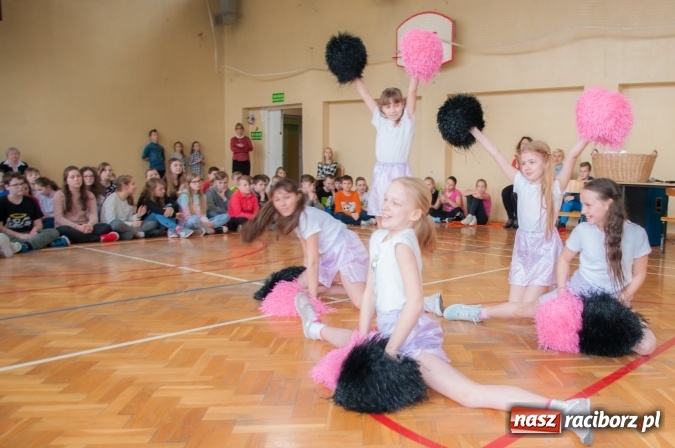 Zdjęcie w galerii na portalu naszraciborz.pl: Mój Talent! Konkurs talentów na przywitanie wiosny w SP18 wiadomości z regionu