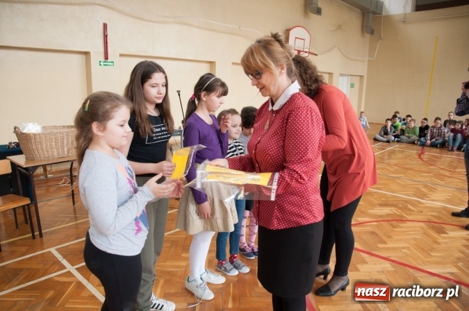 Zdjęcie w galerii na portalu naszraciborz.pl: Mój Talent! Konkurs talentów na przywitanie wiosny w SP18 wiadomości z regionu
