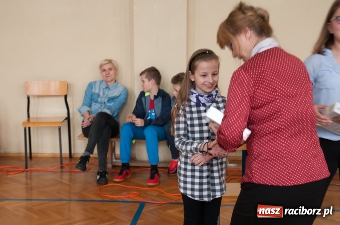 Zdjęcie w galerii na portalu naszraciborz.pl: Mój Talent! Konkurs talentów na przywitanie wiosny w SP18 wiadomości z regionu