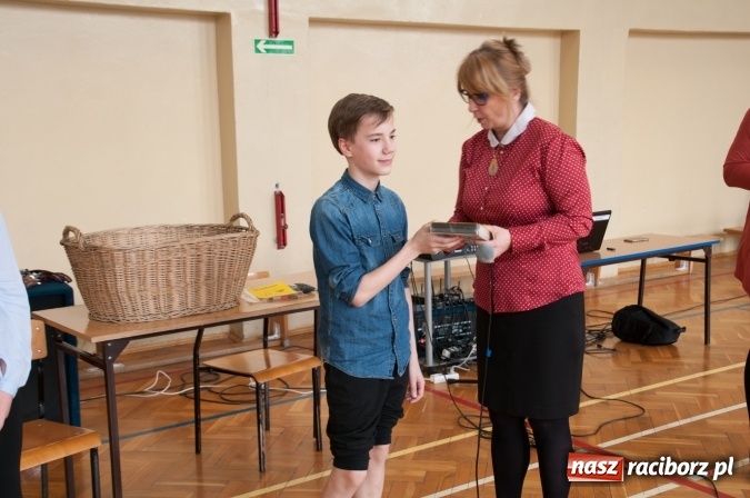 Zdjęcie w galerii na portalu naszraciborz.pl: Mój Talent! Konkurs talentów na przywitanie wiosny w SP18 wiadomości z regionu