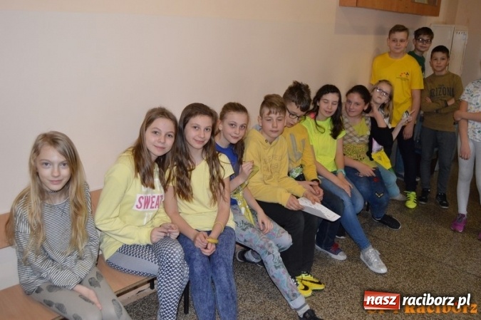 Zdjęcie w galerii na portalu naszraciborz.pl: Ile zer ma milion? Szkoła Podstawowa nr 4 wita wiosnę  wiadomości z regionu