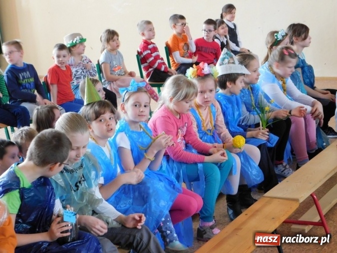 Zdjęcie w galerii na portalu naszraciborz.pl: Ile zer ma milion? Szkoła Podstawowa nr 4 wita wiosnę  wiadomości z regionu