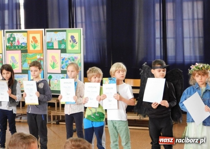 Zdjęcie w galerii na portalu naszraciborz.pl: Ile zer ma milion? Szkoła Podstawowa nr 4 wita wiosnę  wiadomości z regionu