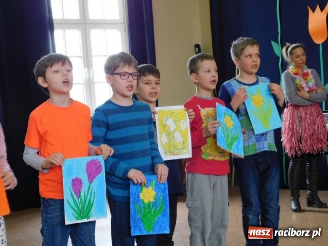 Zdjęcie w galerii na portalu naszraciborz.pl: Ile zer ma milion? Szkoła Podstawowa nr 4 wita wiosnę  wiadomości z regionu