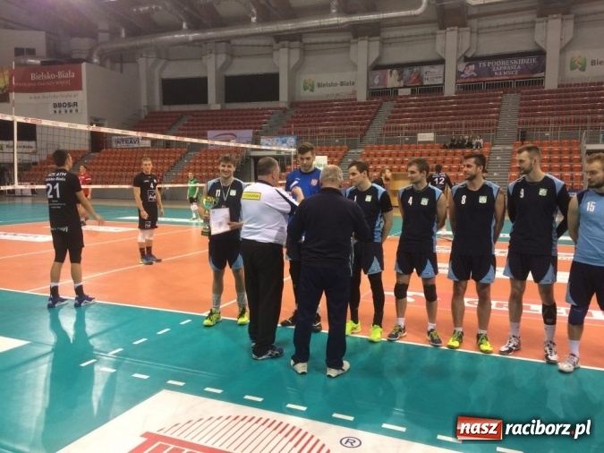 Zdjęcie w galerii na portalu naszraciborz.pl: Siatkarze raciborskiej PWSZ brązowymi medalistami Akademickich Mistrzostw Śląska wiadomości z regionu