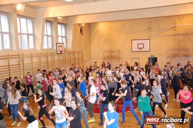 Zdjęcie w galerii na portalu naszraciborz.pl: Wiosna, ach to ty... I Liceum Ogólnokształcące z wiosenną energią  wiadomości z regionu