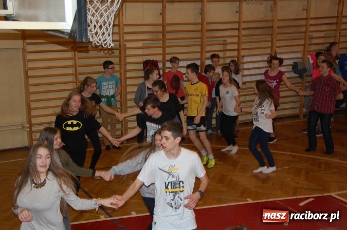 Zdjęcie w galerii na portalu naszraciborz.pl: Wiosna, ach to ty... I Liceum Ogólnokształcące z wiosenną energią  wiadomości z regionu