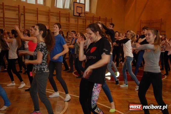 Zdjęcie w galerii na portalu naszraciborz.pl: Wiosna, ach to ty... I Liceum Ogólnokształcące z wiosenną energią  wiadomości z regionu