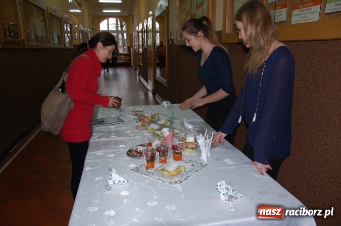 Zdjęcie w galerii na portalu naszraciborz.pl: Wiosna, ach to ty... I Liceum Ogólnokształcące z wiosenną energią  wiadomości z regionu