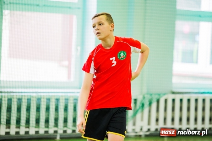 Zdjęcie w galerii na portalu naszraciborz.pl: Siatkówka chłopców szkół podstawowych wiadomości z regionu
