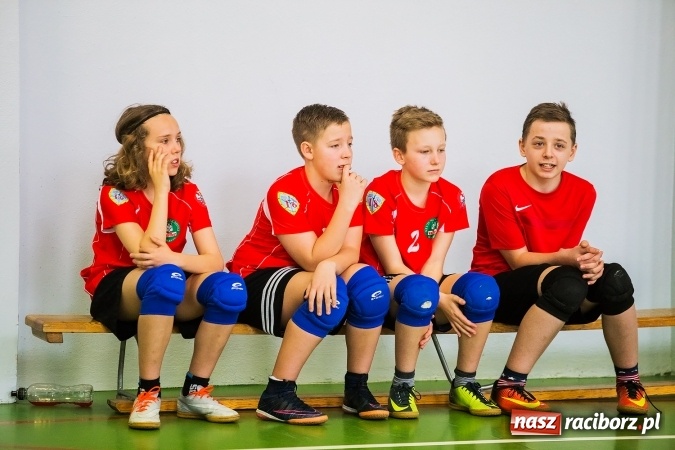 Zdjęcie w galerii na portalu naszraciborz.pl: Siatkówka chłopców szkół podstawowych wiadomości z regionu
