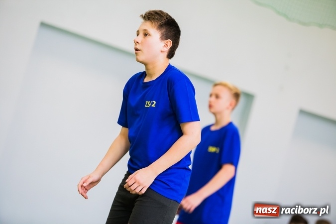 Zdjęcie w galerii na portalu naszraciborz.pl: Siatkówka chłopców szkół podstawowych wiadomości z regionu