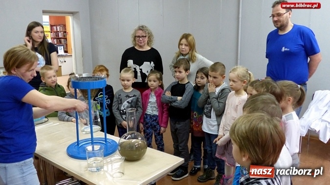 Zdjęcie w galerii na portalu naszraciborz.pl: Światowy Dzień Wody w raciborskiej bibliotece wiadomości z regionu