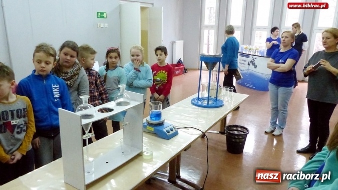 Zdjęcie w galerii na portalu naszraciborz.pl: Światowy Dzień Wody w raciborskiej bibliotece wiadomości z regionu