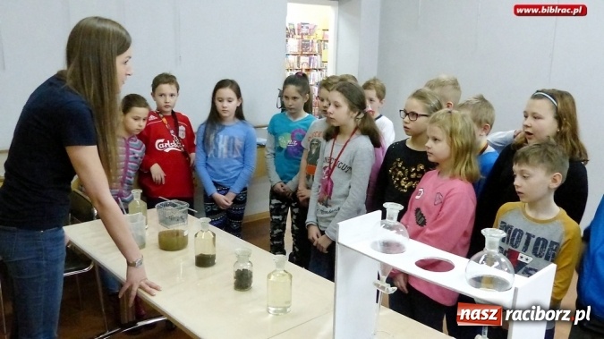 Zdjęcie w galerii na portalu naszraciborz.pl: Światowy Dzień Wody w raciborskiej bibliotece wiadomości z regionu