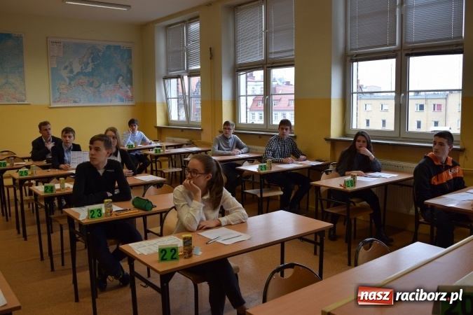 Zdjęcie w galerii na portalu naszraciborz.pl: Mądre głowy w CKZiU nr 1. Najlepsza Natalia Puczek i Gimnazjum nr 1 wiadomości z regionu