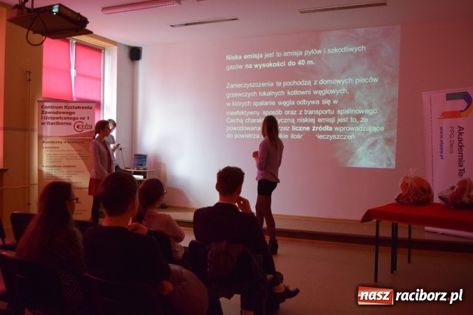 Zdjęcie w galerii na portalu naszraciborz.pl: Mądre głowy w CKZiU nr 1. Najlepsza Natalia Puczek i Gimnazjum nr 1 wiadomości z regionu