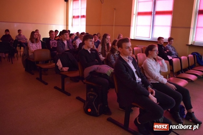 Zdjęcie w galerii na portalu naszraciborz.pl: Mądre głowy w CKZiU nr 1. Najlepsza Natalia Puczek i Gimnazjum nr 1 wiadomości z regionu