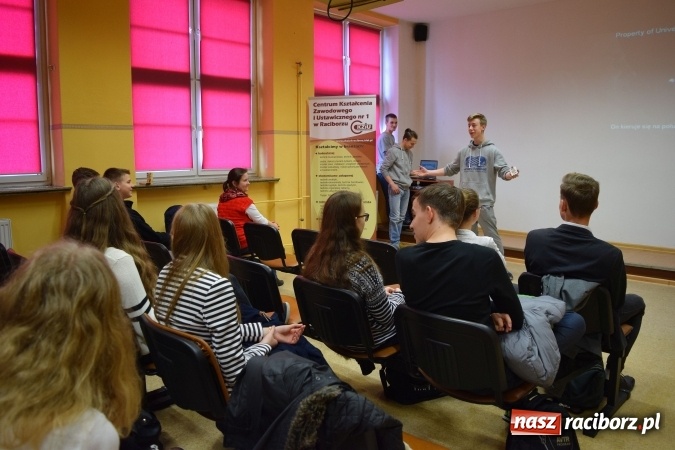 Zdjęcie w galerii na portalu naszraciborz.pl: Mądre głowy w CKZiU nr 1. Najlepsza Natalia Puczek i Gimnazjum nr 1 wiadomości z regionu