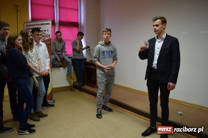 Zdjęcie w galerii na portalu naszraciborz.pl: Mądre głowy w CKZiU nr 1. Najlepsza Natalia Puczek i Gimnazjum nr 1 wiadomości z regionu