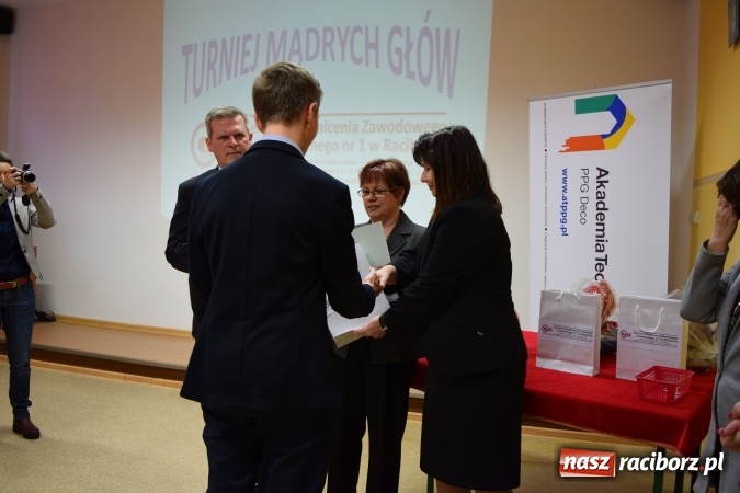 Zdjęcie w galerii na portalu naszraciborz.pl: Mądre głowy w CKZiU nr 1. Najlepsza Natalia Puczek i Gimnazjum nr 1 wiadomości z regionu